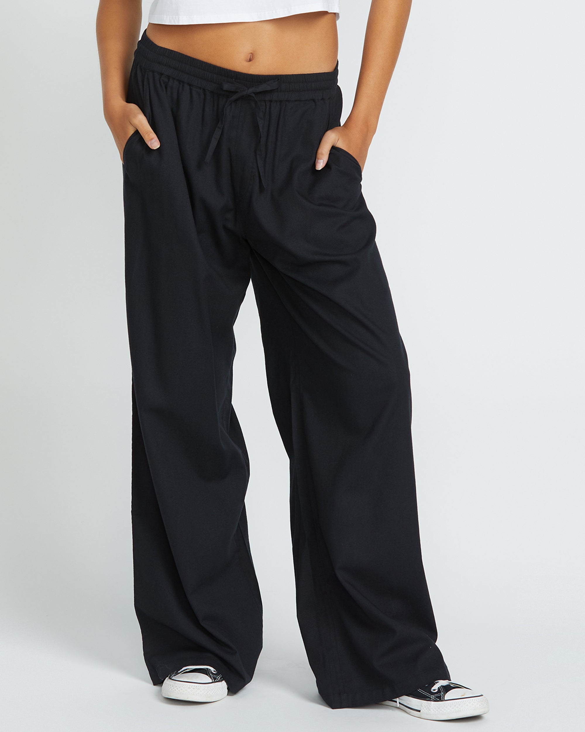 【新古品/アウトレット】 VOLCOM 女性用 ブラック フレアパンツ M/M B1212605_BLK_1.jpg?v=1765982348