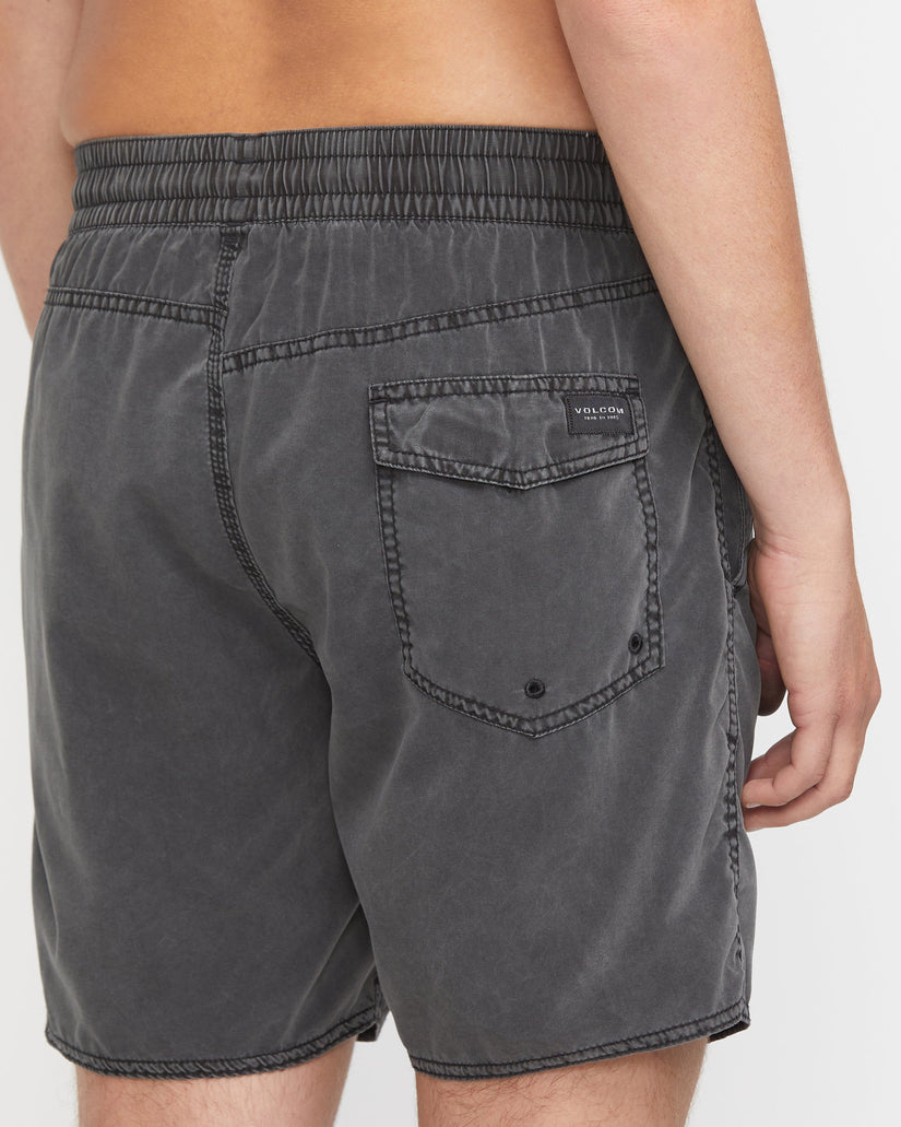 Center Trunk 17" Boardshort - Black