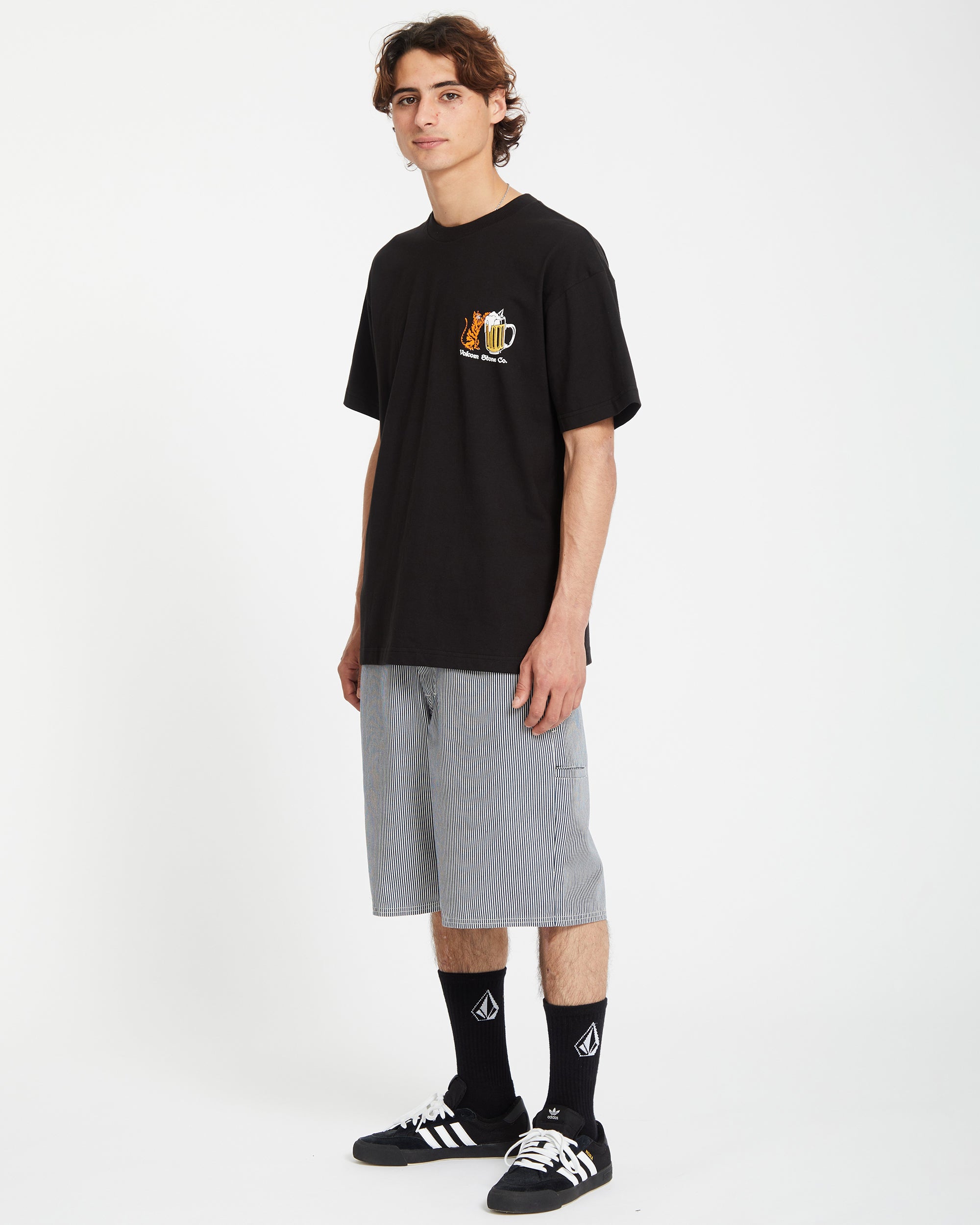 SEQUEL CURIOUSITY 猫 Tシャツ L Curious Cat T-shirt - BLACK - Men - Volcom EU – Volcom Europe