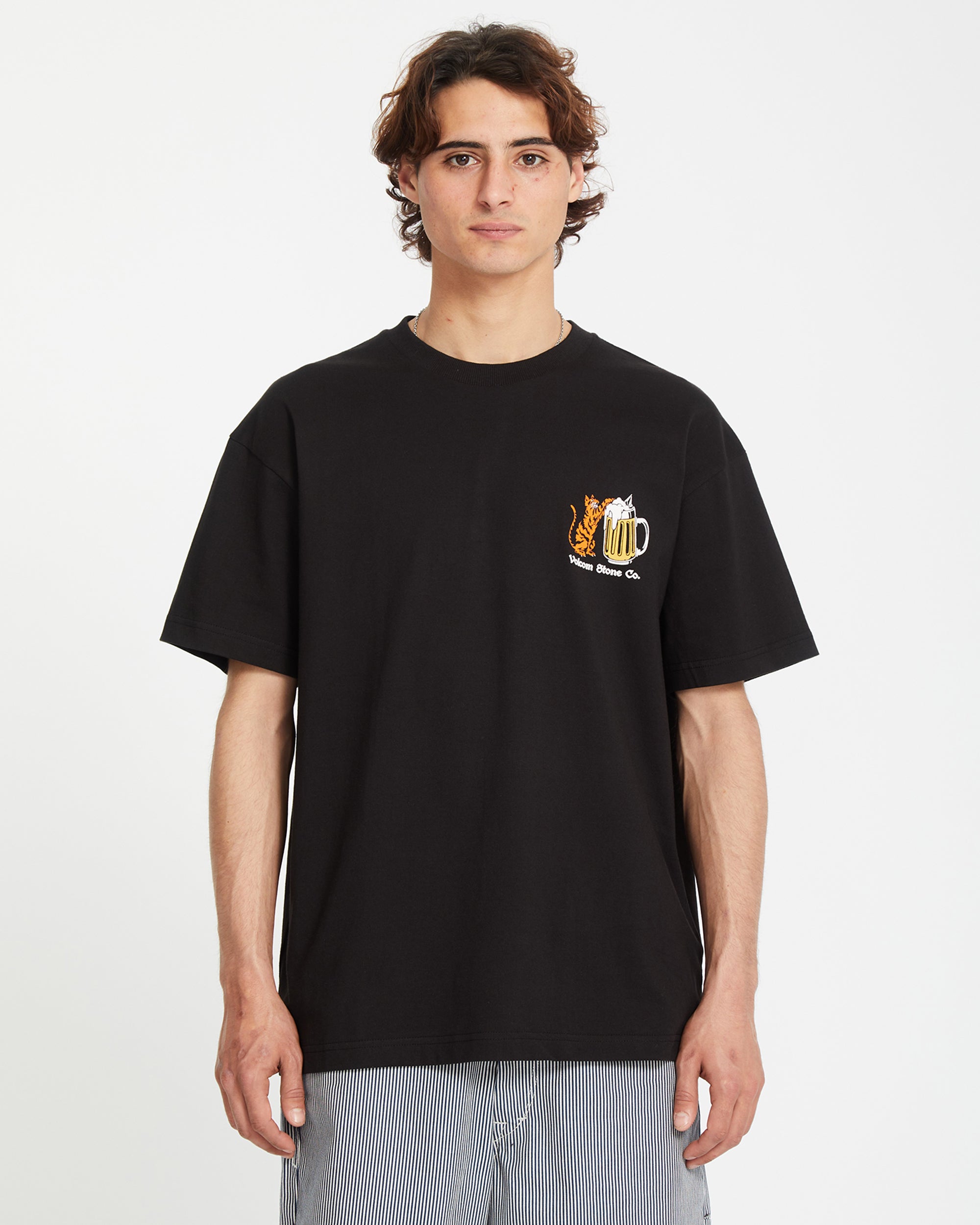 SEQUEL CURIOUSITY 猫 Tシャツ L Curious Cat T-shirt - BLACK - Men - Volcom EU – Volcom Europe