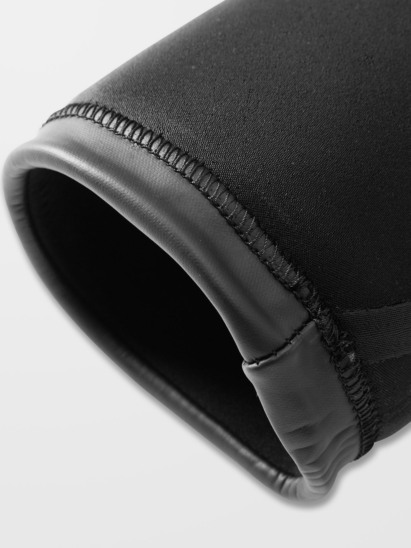 Modulator 2/2Mm Short Sleeve Full Wetsuit - BLACK - Men Modulator 2/2Mm Short Sleeve Full Wetsuit - BLACK - Men