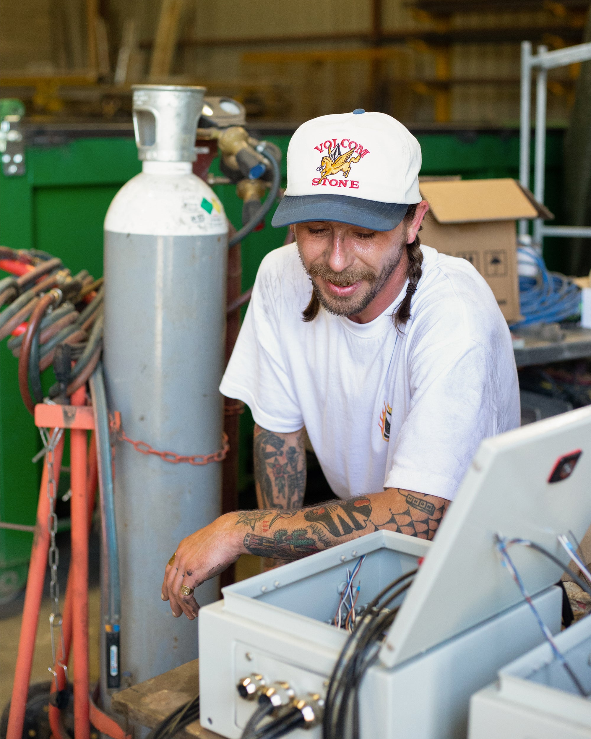 Petrolstone Adj Cap - Off White - Men - Volcom EU – Volcom Europe