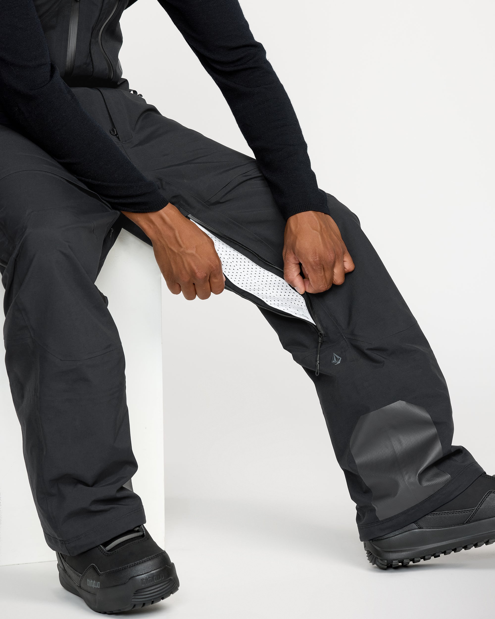Anyox Gore-Tex Pro Shell Bib Overall - Black - Men - Volcom EU