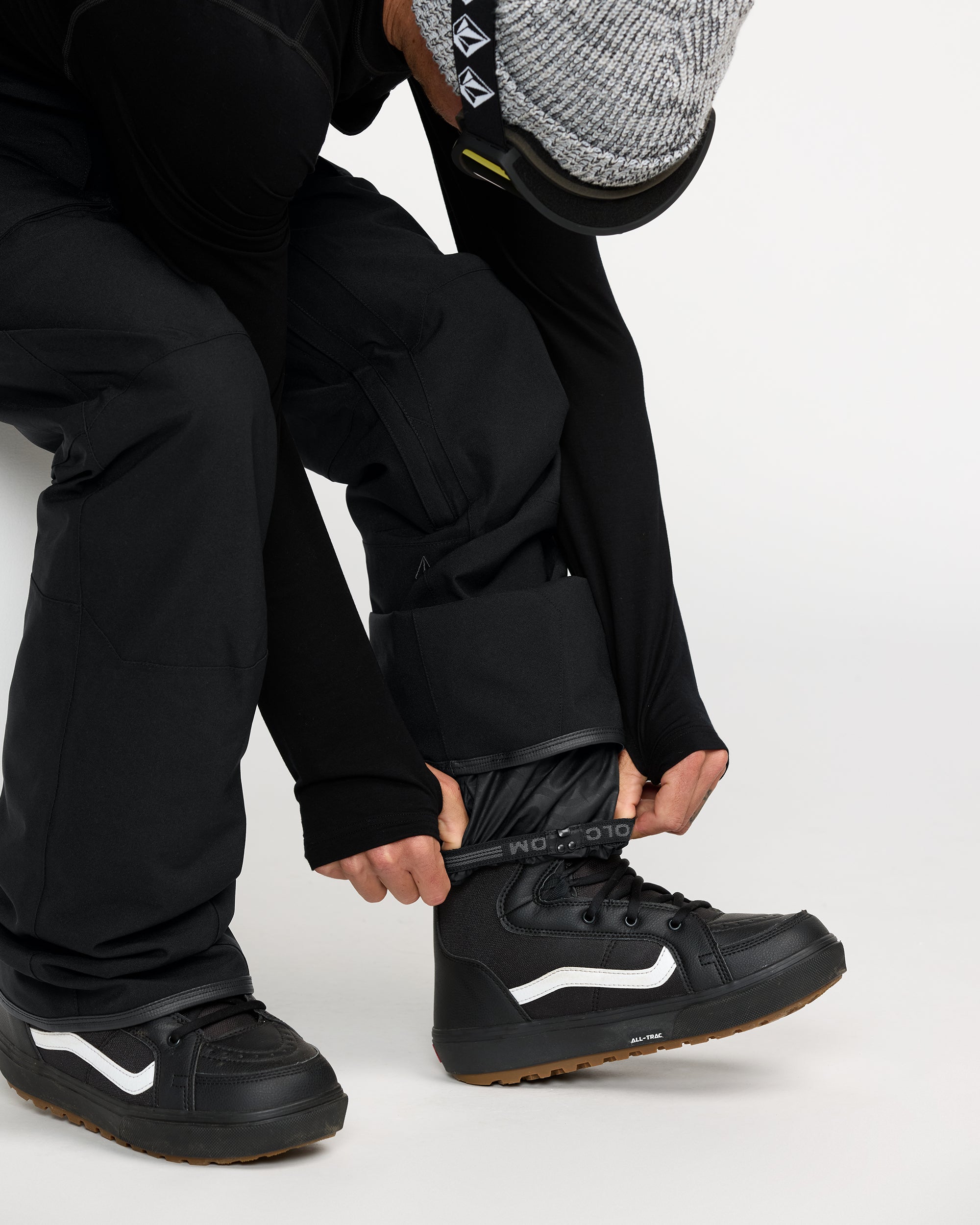 Roan Bib Overall - Black - Men - Volcom EU – Volcom Europe