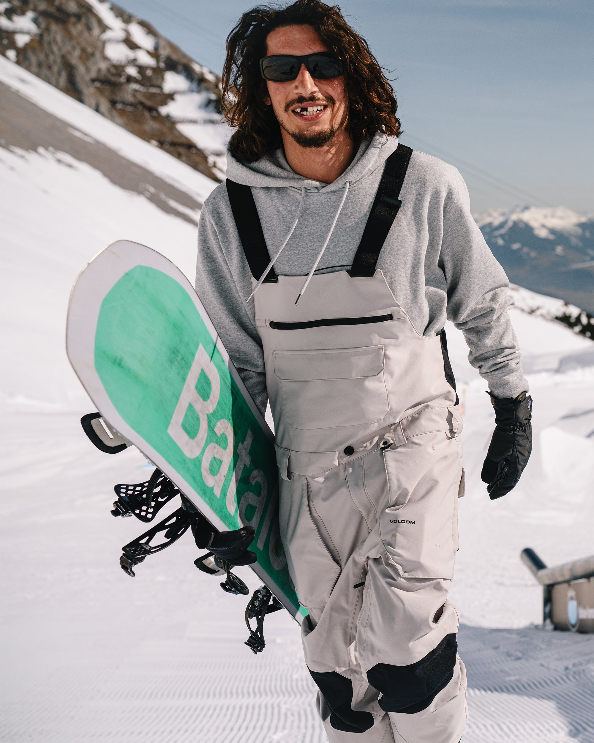 VOLCOM Roan Bib Overallホワイト スノーボードウェア XL VOLCOM（ボルコム） 24-25 VOLCOM/ボルコム ROAN BIB overall 着用説明