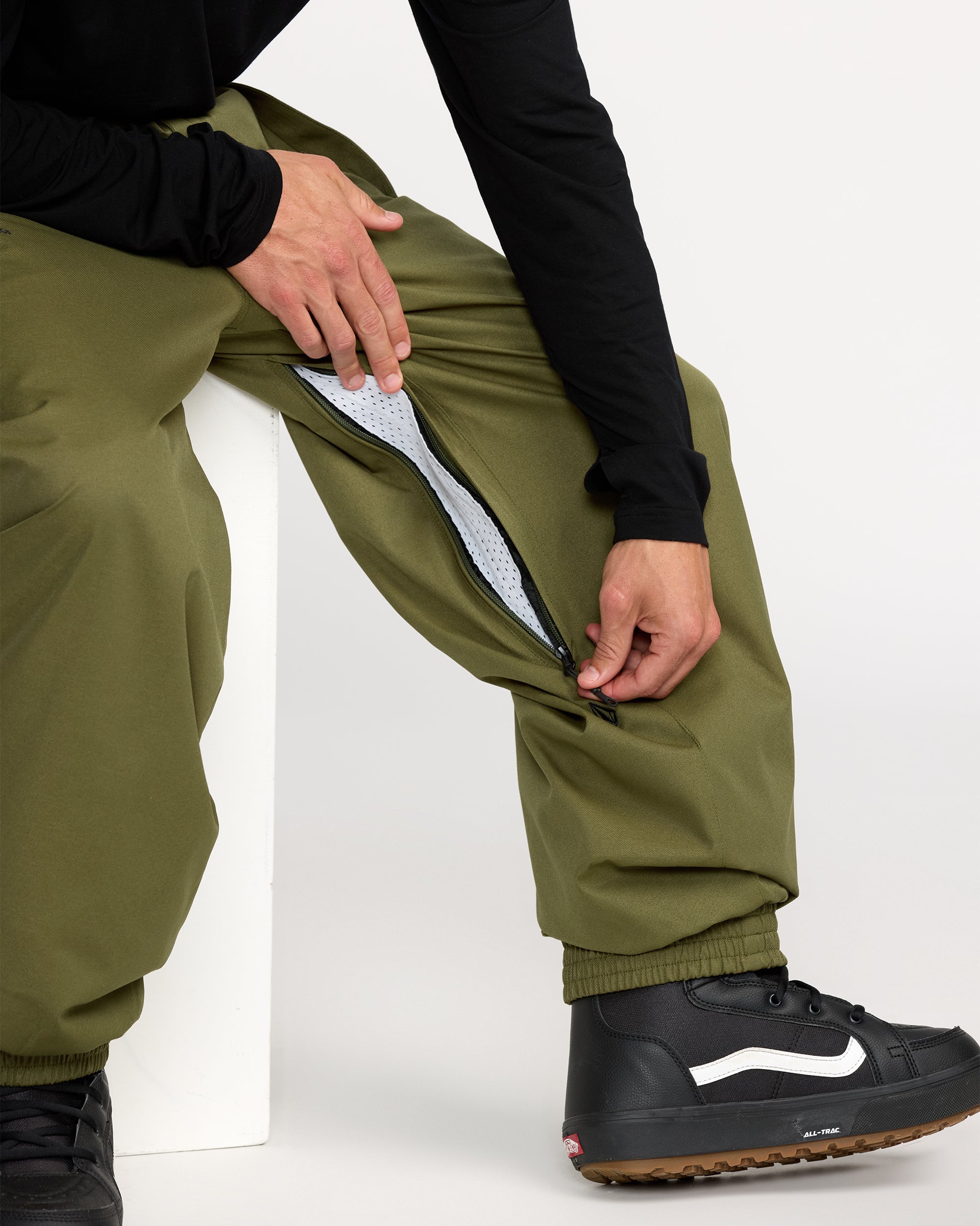 Arthur 20K Trousers - Dark Olive - Men - Volcom EU – Volcom Europe