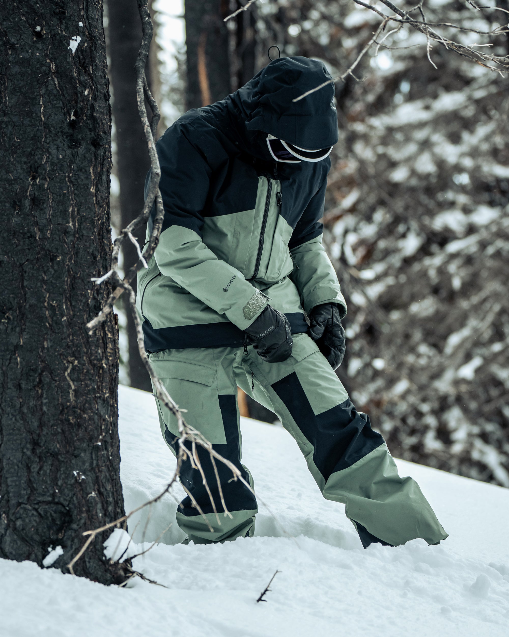 At Stretch Gore-Tex Jacket - Lichen Green - Women - Volcom
