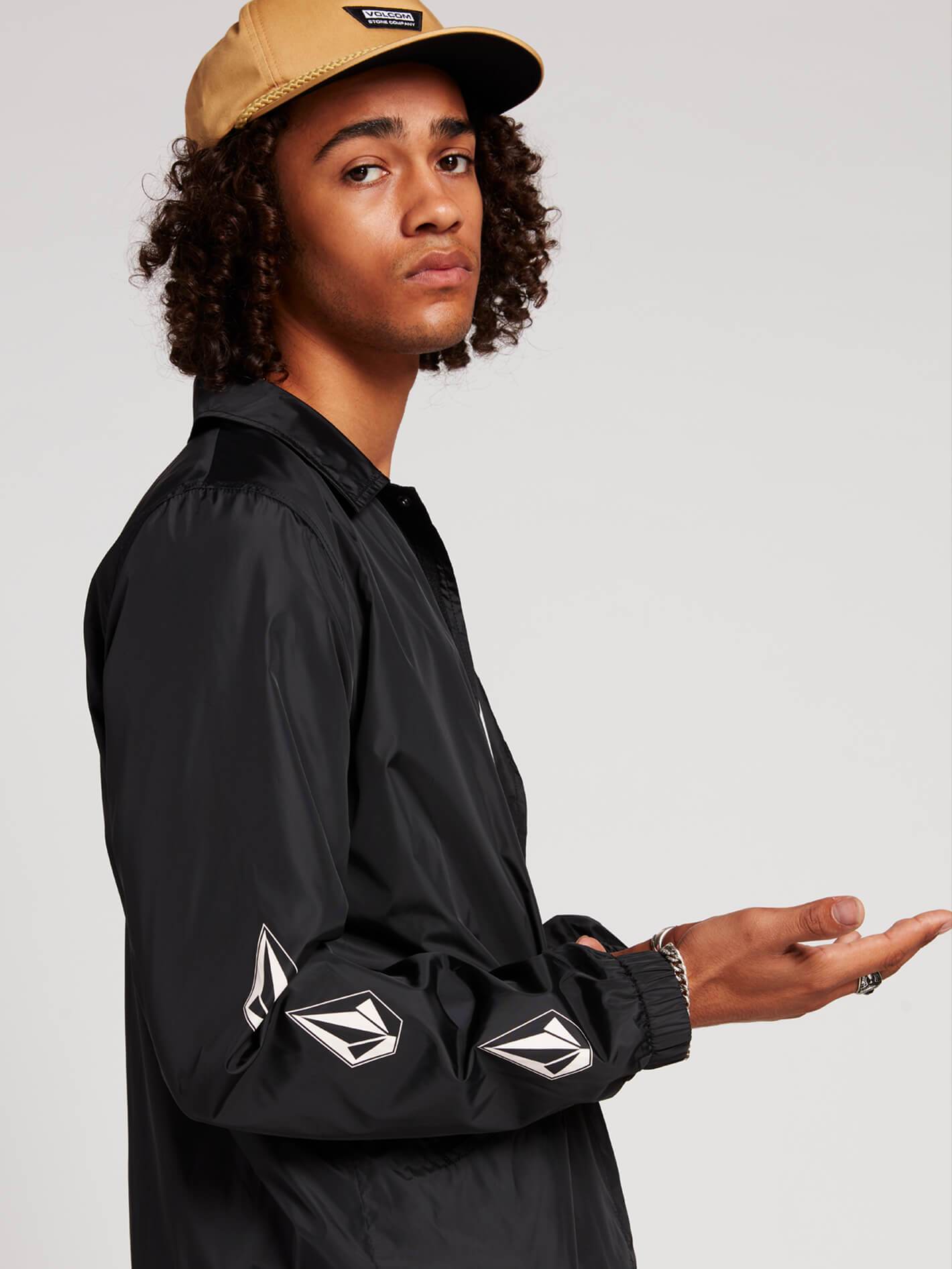 Brews Coach Jacket - Black Print | Volcom Europe