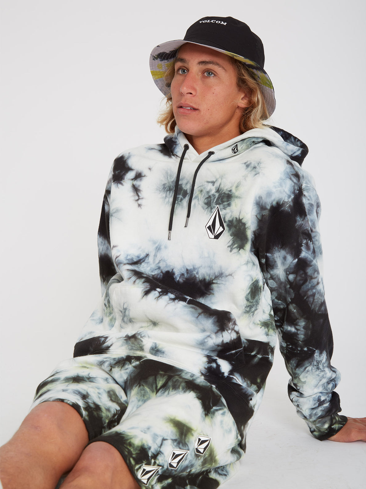 Volcom deadly stones online tie dye hoodie