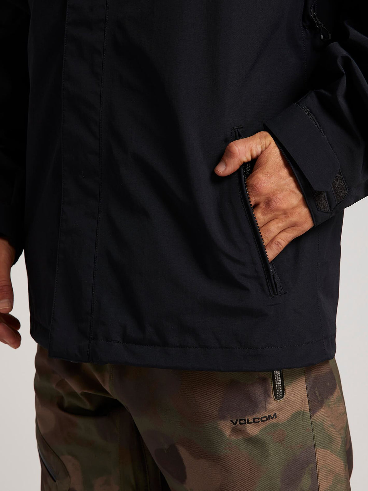 L GORE-TEX Jacket - Black