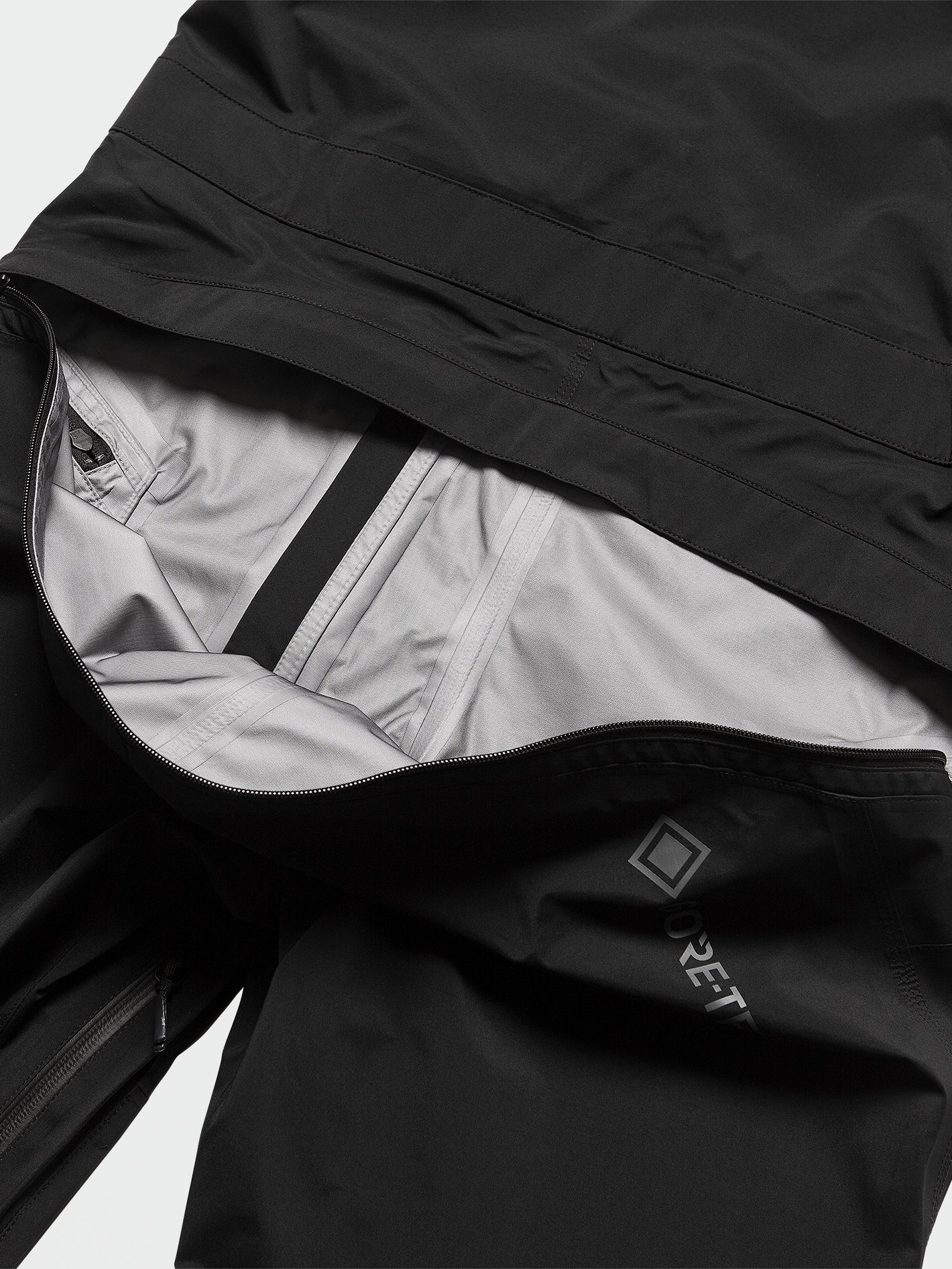 Jamie Lynn Gore-Tex Jumpsuit - Black | Volcom Europe Jamie Lynn Gore-Tex Jumpsuit - Black | Volcom Europe