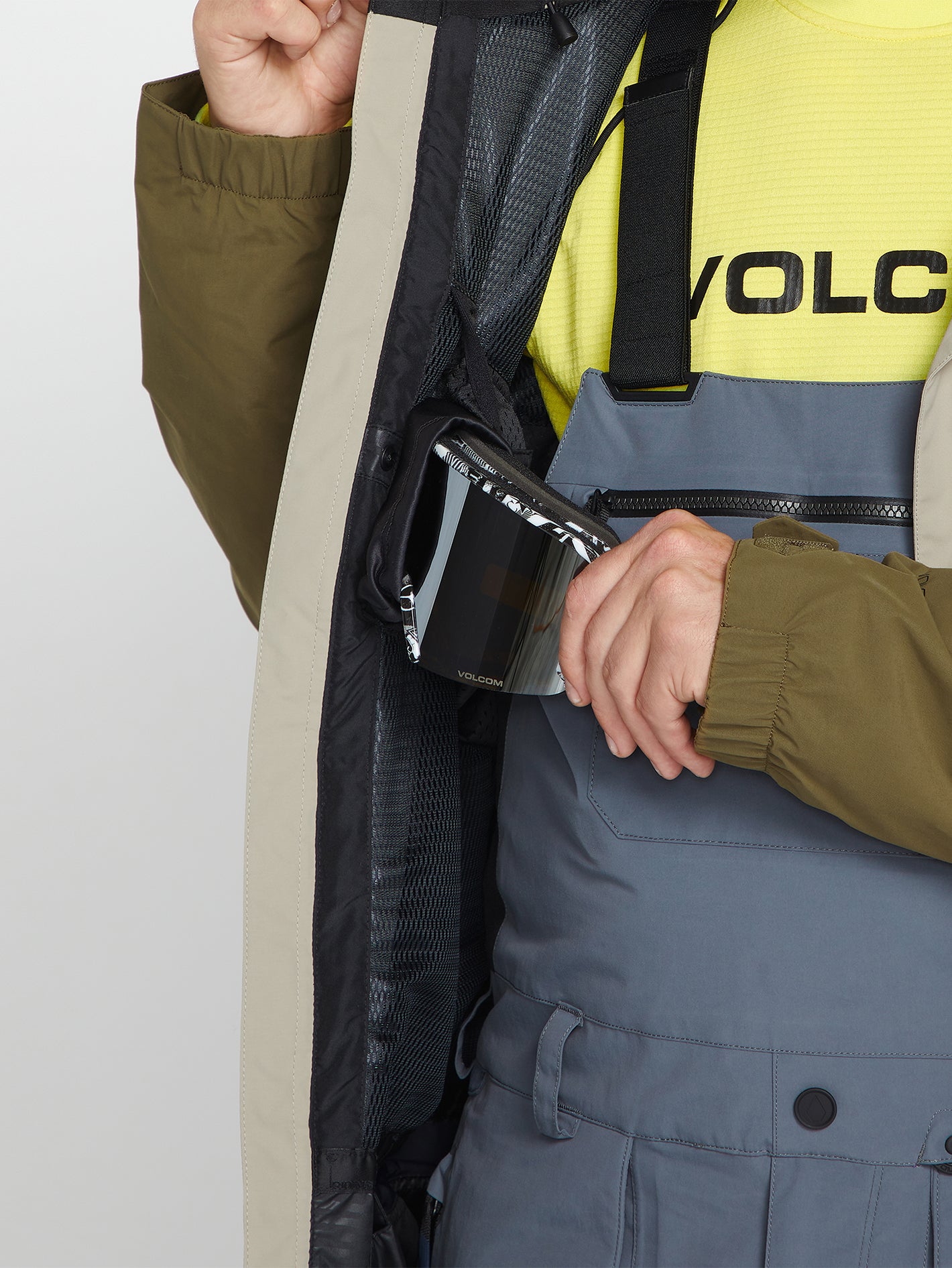 L Gore-Tex Jacket - Dark Khaki | Volcom Europe