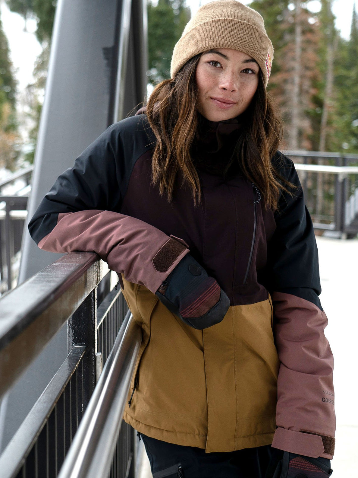 Aris Insulated GORE TEX Jacket Black Red Volcom Europe