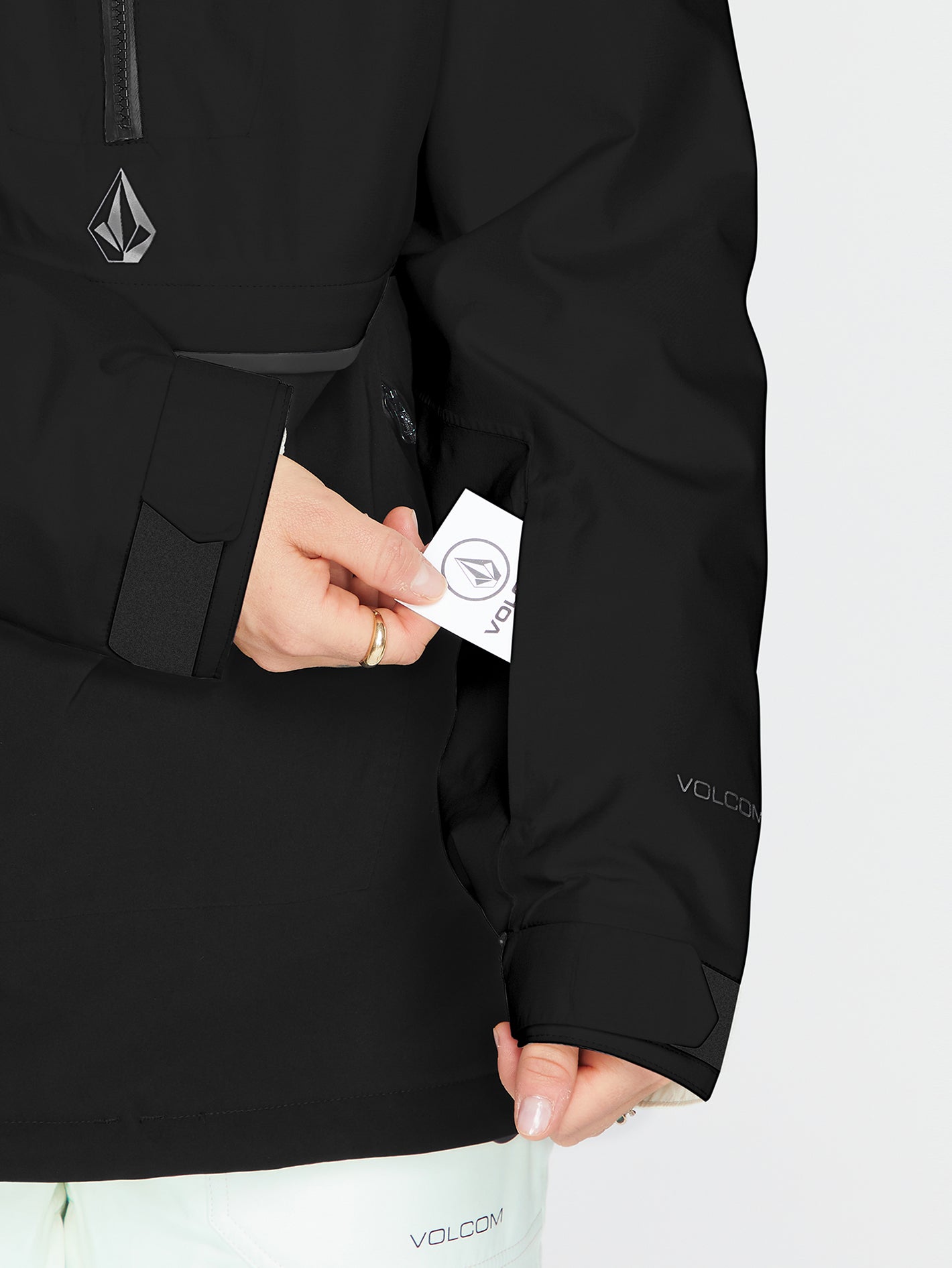 Fern Insulated Gore-Tex Pullover Jacket - Black | Volcom Europe