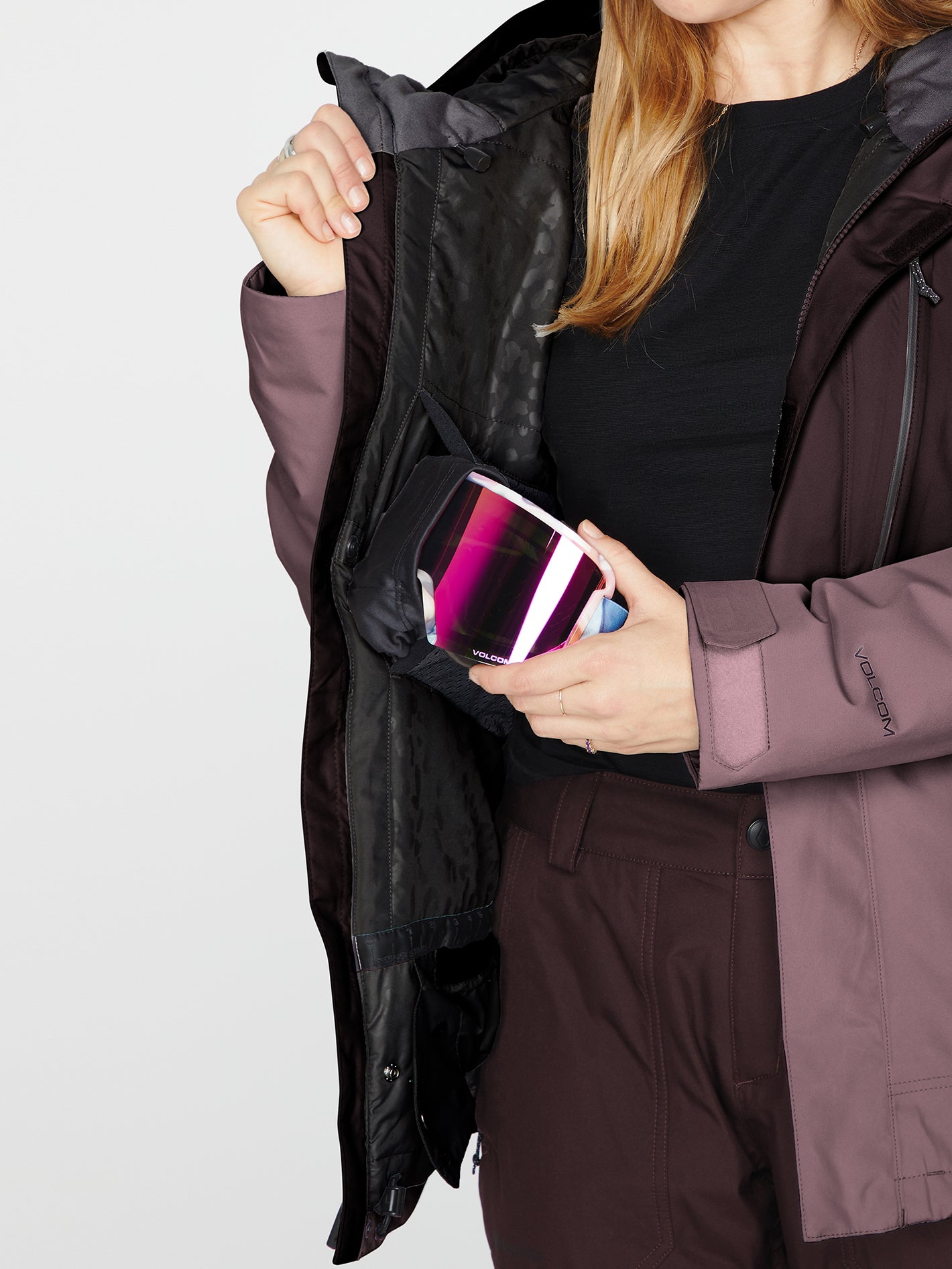 Aris Insulated Gore-Tex Jacket - Black Plum | Volcom Europe