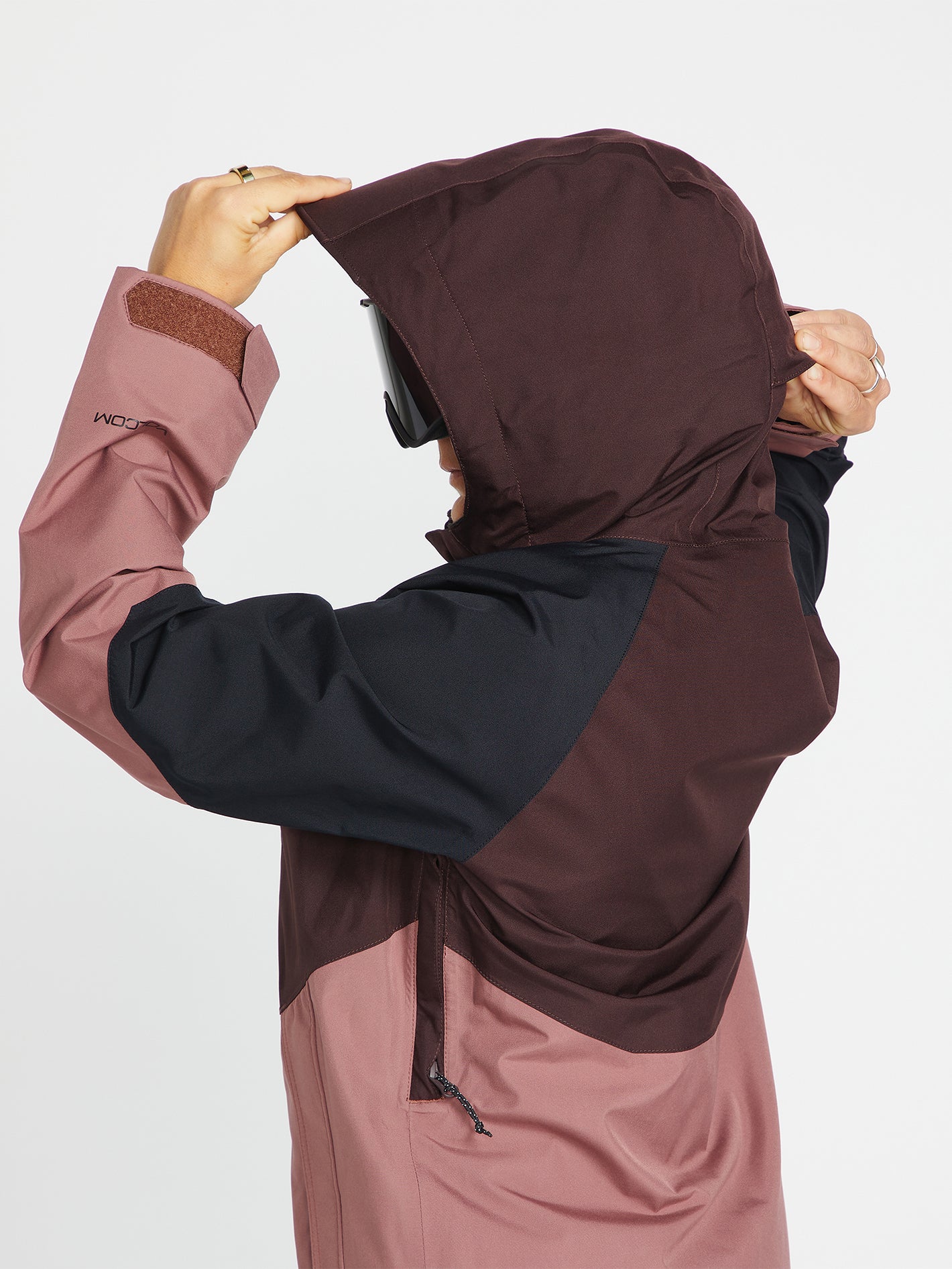 Aris Gore-Tex Jacket - Black Plum | Volcom Europe